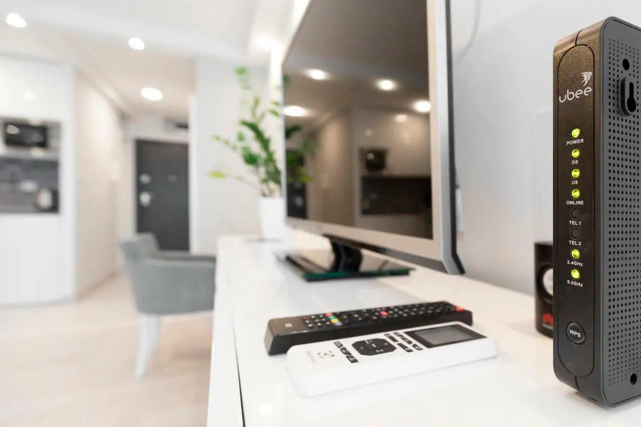 Penthouse "Sky 17" S Balkonom I Besplatnim Parkingom Apartment Zagreb Bagian luar foto