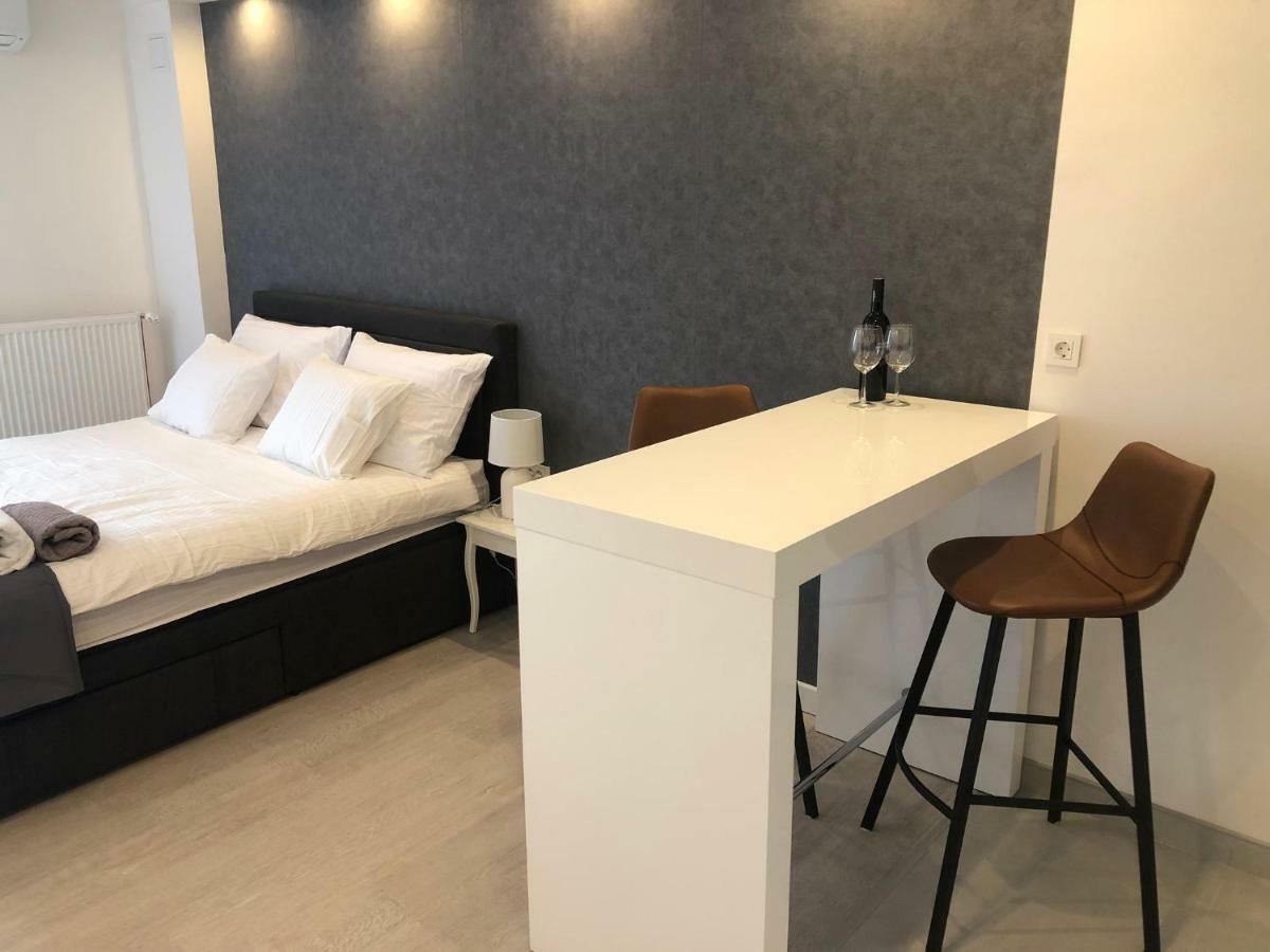 Penthouse "Sky 17" S Balkonom I Besplatnim Parkingom Apartment Zagreb Bagian luar foto